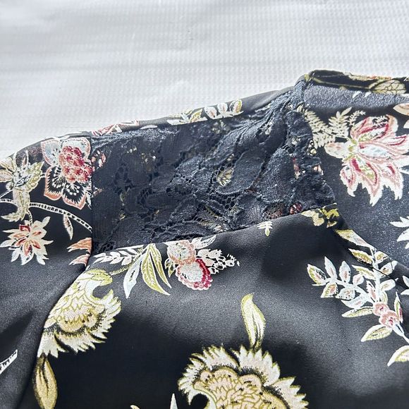 5/$25 Terra & Sky Sheer Button Down Long Sleeve Black Floral size 0X (14W) - Picture 3 of 8